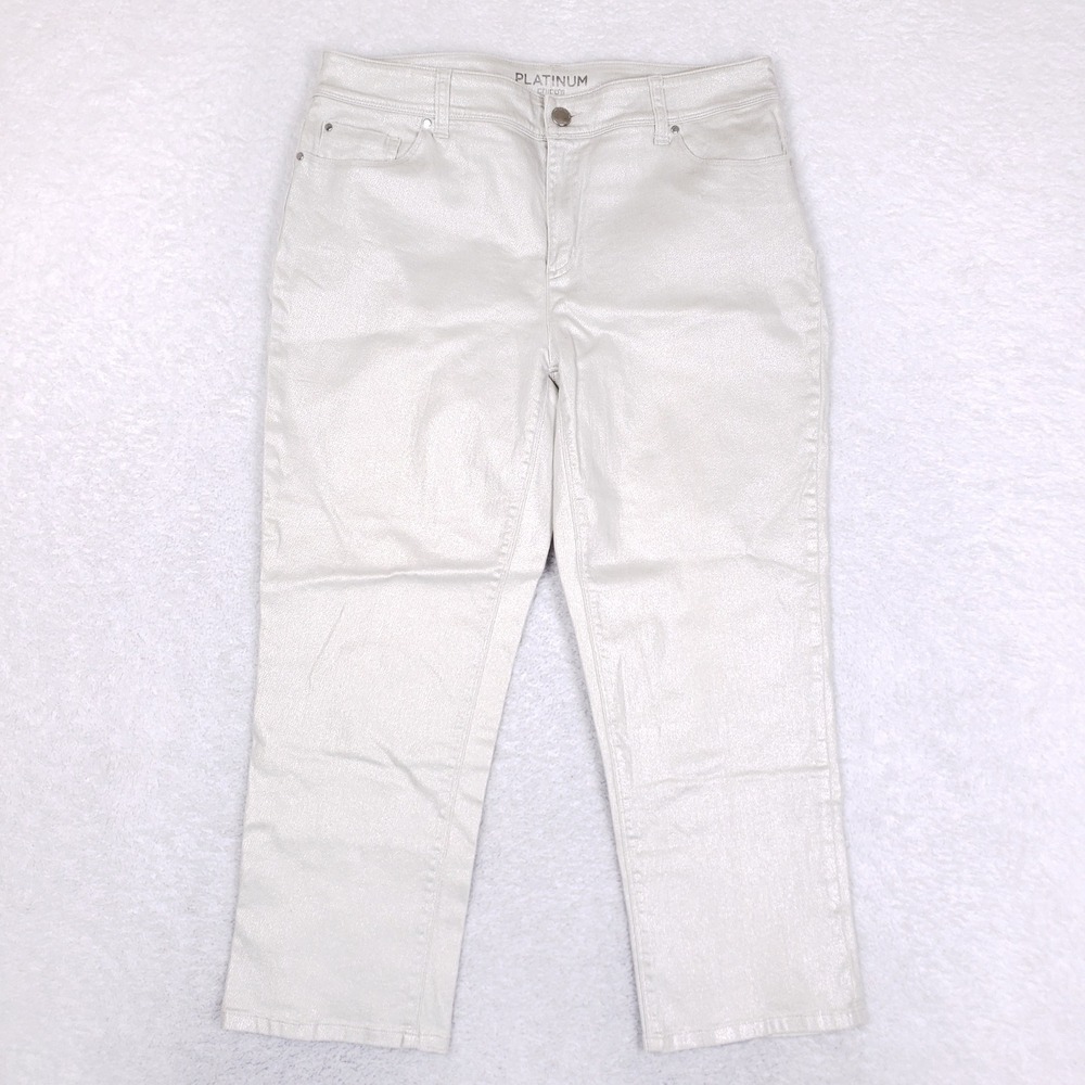 Chico's Platinum Ankle Cropped Pants in Off-White